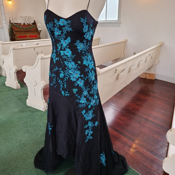 Embroidered Jasz Couture Gown - Picture 2 of 4
